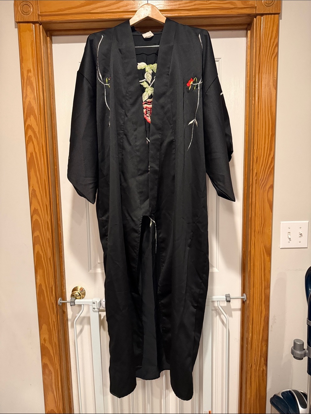 Black Embroidered Women's Kimono - Brand Unknown - Picture 2 of 8